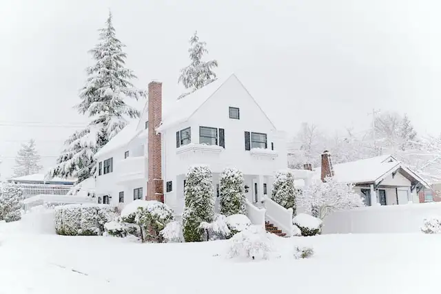 photo of home during the winter